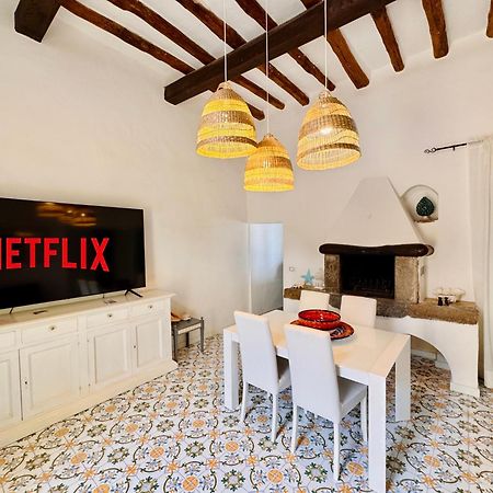 Villa Pomelia, Villa Nel Corso Di Santa Marina Salina A 50 Mt Dal Mare Kültér fotó