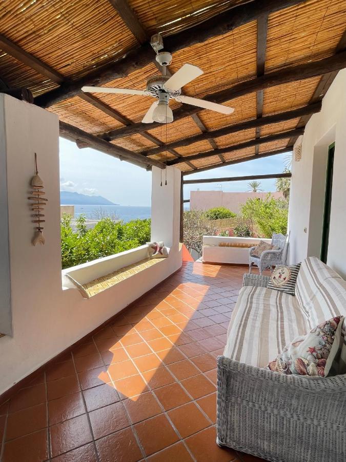 Villa Pomelia, Villa Nel Corso Di Santa Marina Salina A 50 Mt Dal Mare Kültér fotó