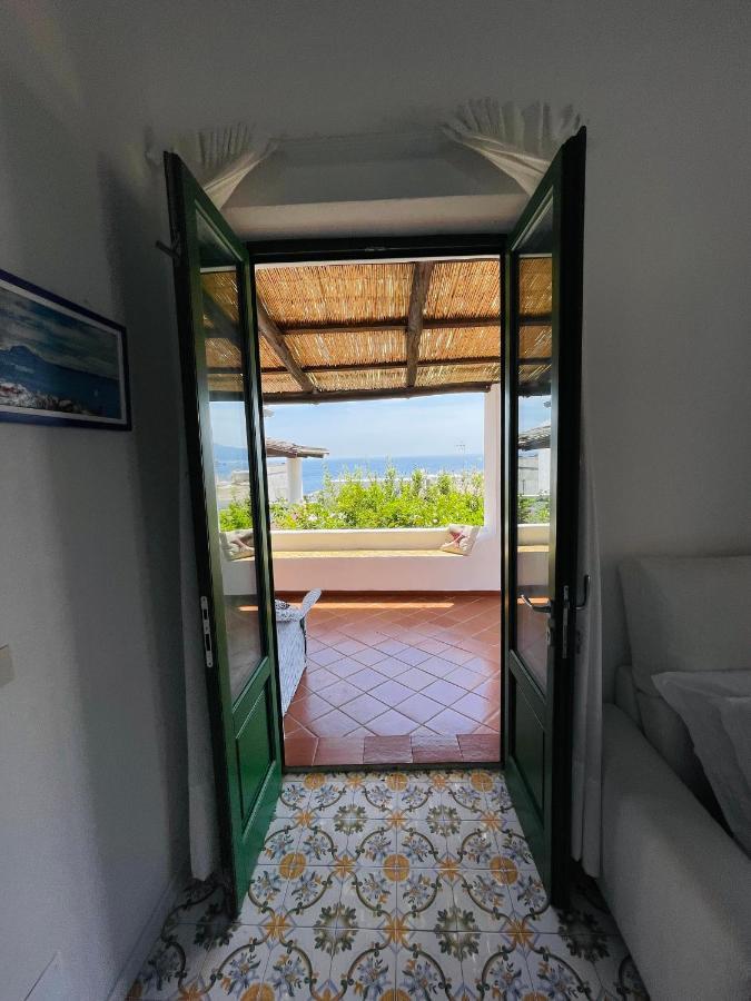 Villa Pomelia, Villa Nel Corso Di Santa Marina Salina A 50 Mt Dal Mare Kültér fotó